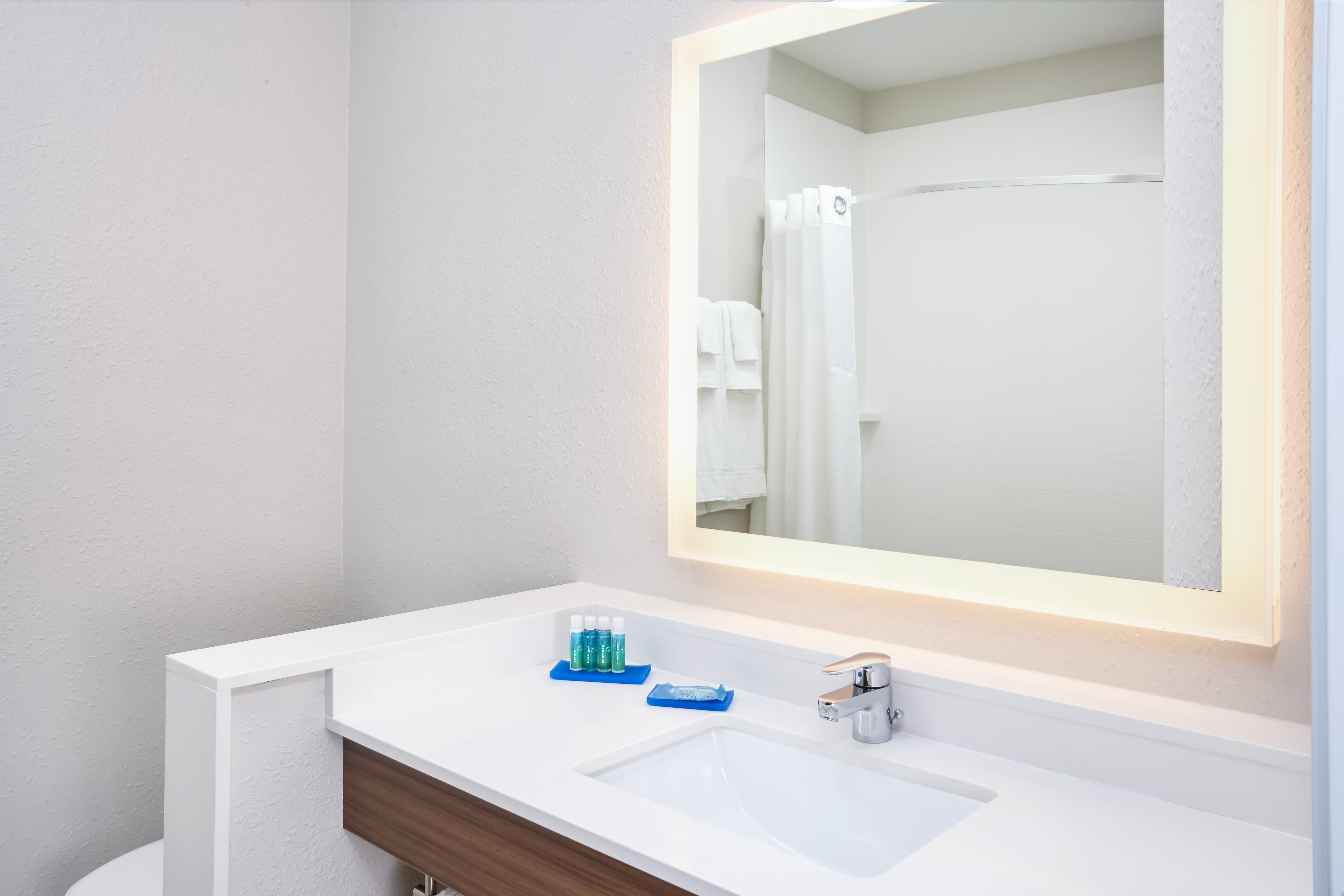 Holiday Inn Express & Suites Chicago North Shore - Niles By Ihg Eksteriør bilde