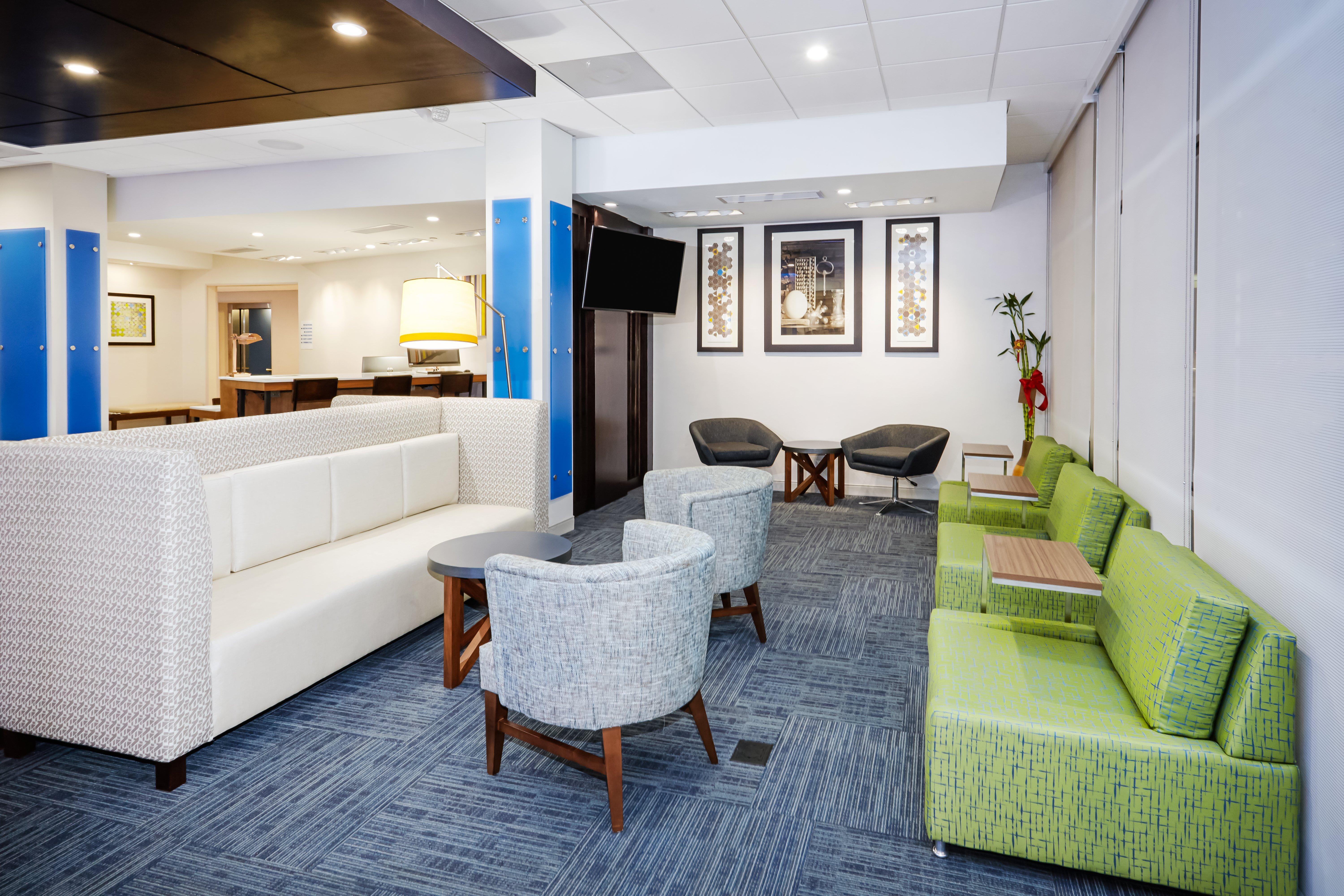 Holiday Inn Express & Suites Chicago North Shore - Niles By Ihg Eksteriør bilde