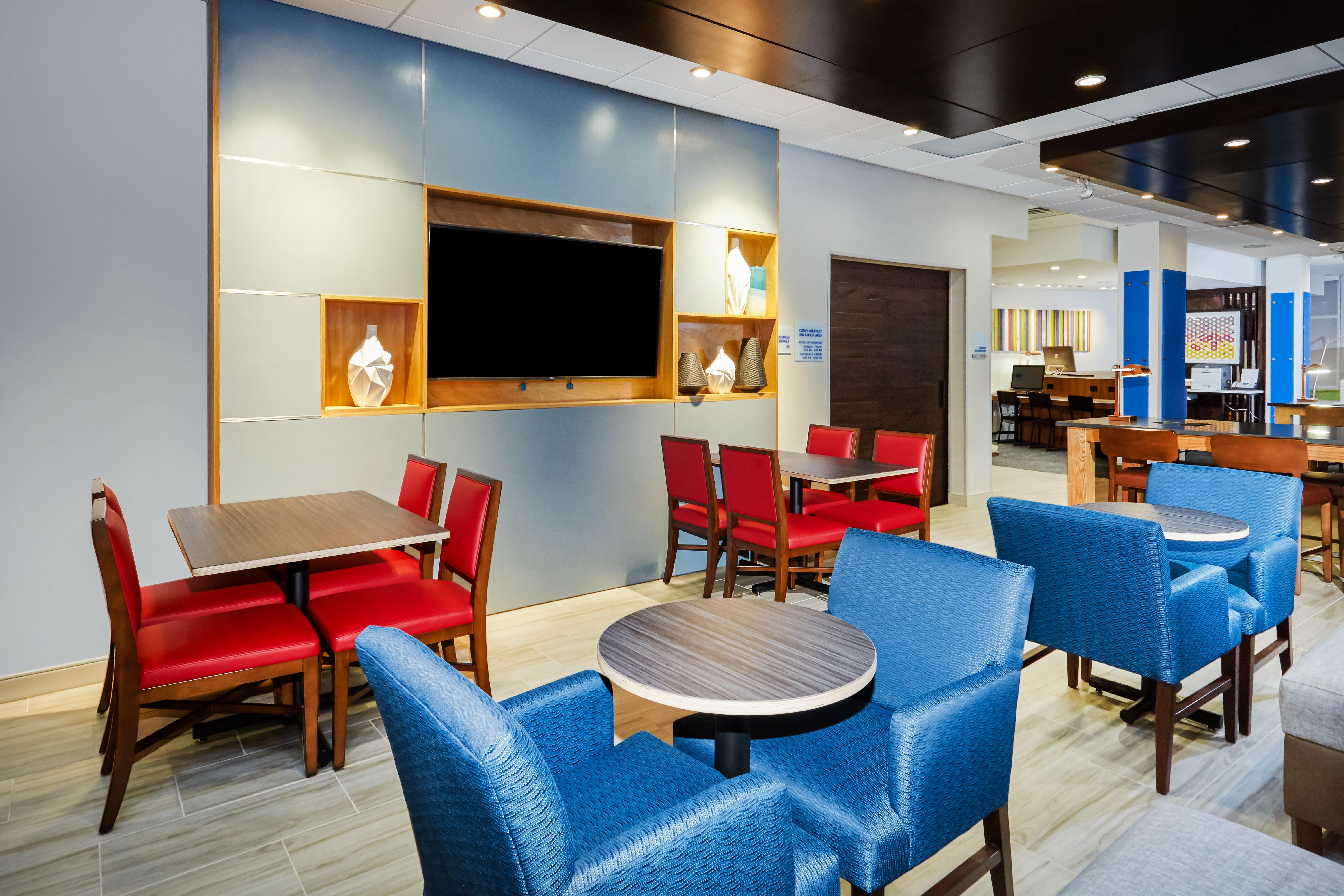 Holiday Inn Express & Suites Chicago North Shore - Niles By Ihg Eksteriør bilde