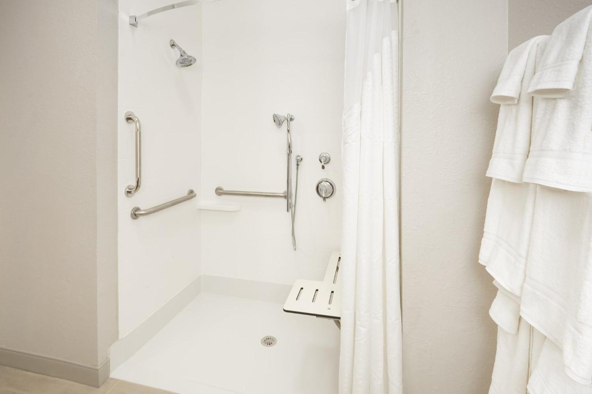 Holiday Inn Express & Suites Chicago North Shore - Niles By Ihg Eksteriør bilde