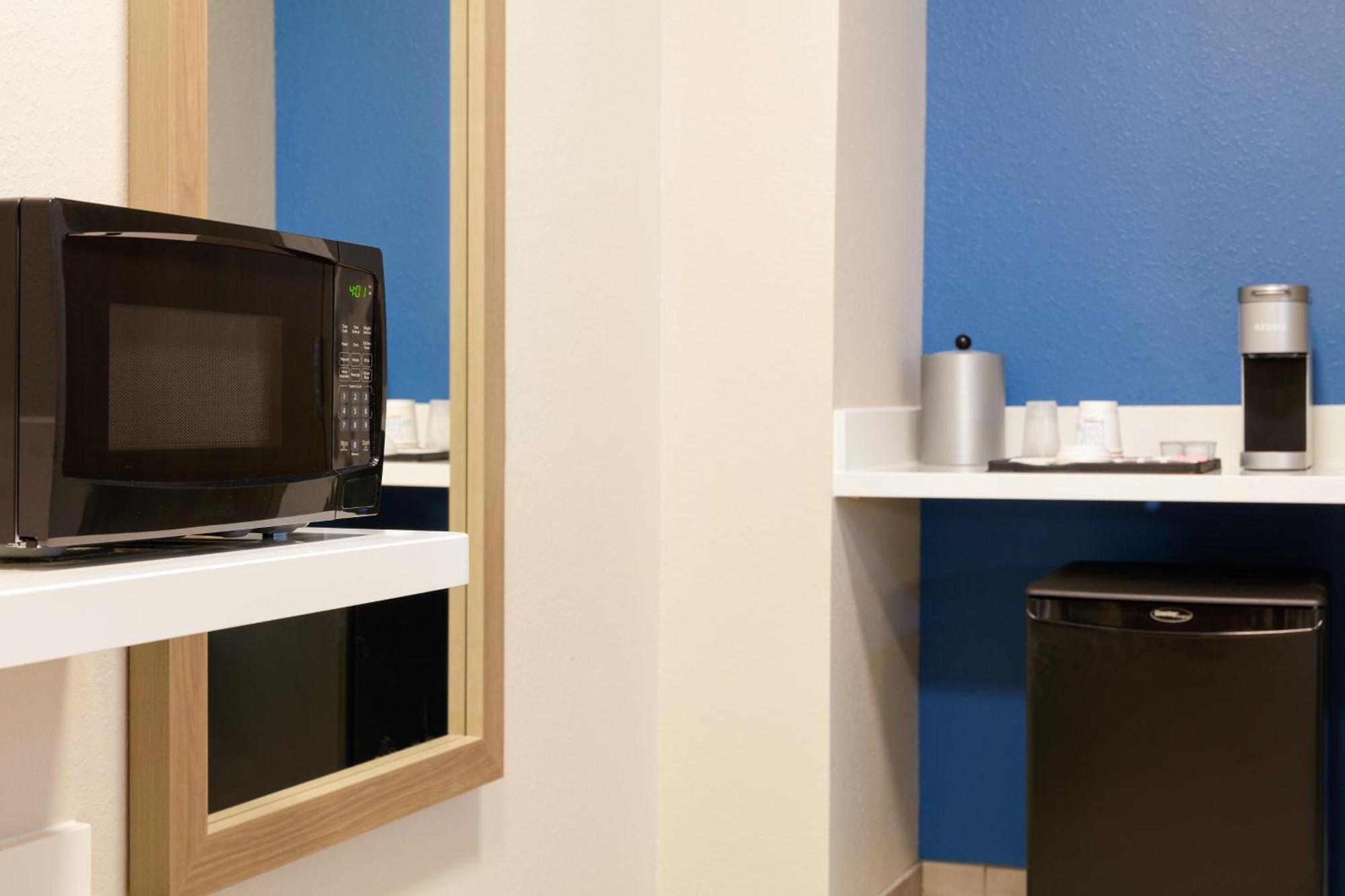 Holiday Inn Express & Suites Chicago North Shore - Niles By Ihg Eksteriør bilde